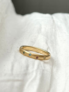 18KYG Designer Multi Gemstone Band